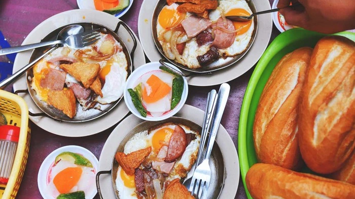 Banh Mi Hoa Ma - Best breakfast in Saigon