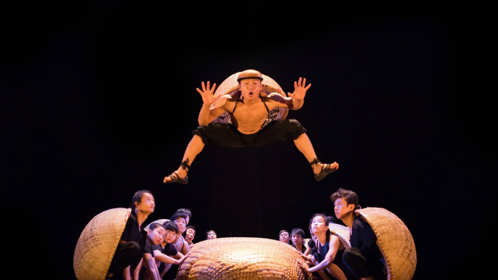 A O Show - Bamboo Circus