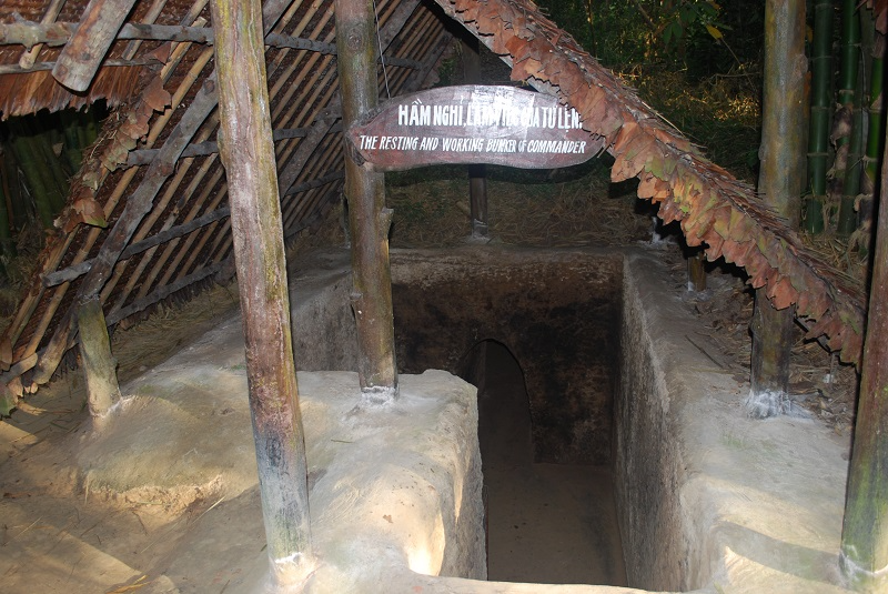Commanders Resting and Working Bunker